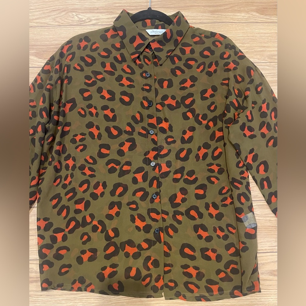 The Bouse & Dress Sheer blouse animal / leopard print long sleeves buttons down - Picture 4 of 9
